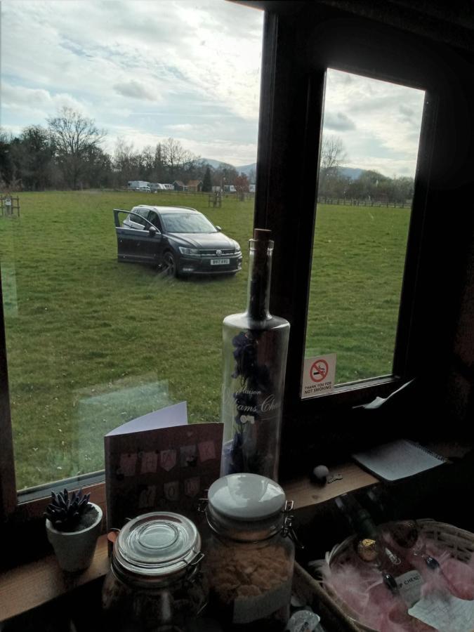 Glamping Malvern Shepherd Hut Extérieur photo