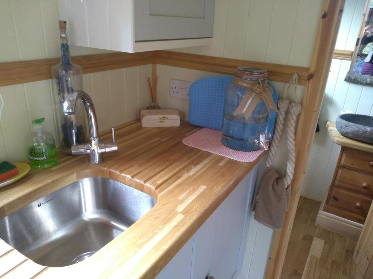 Glamping Malvern Shepherd Hut Extérieur photo